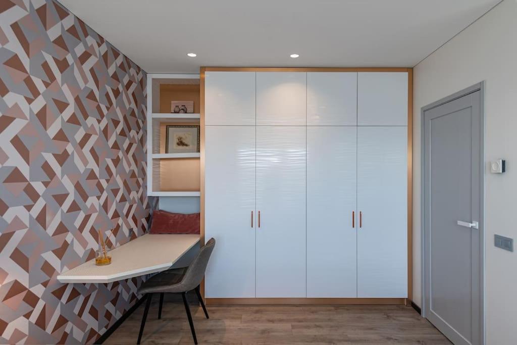Bright Kaunas Apartment With Castle View Екстериор снимка